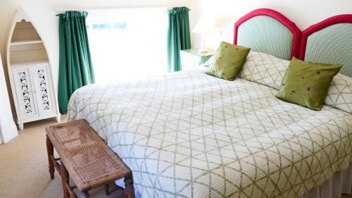 Arndean Cottages – Dollar