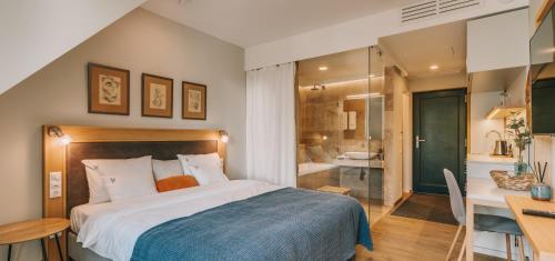 1 queen bed