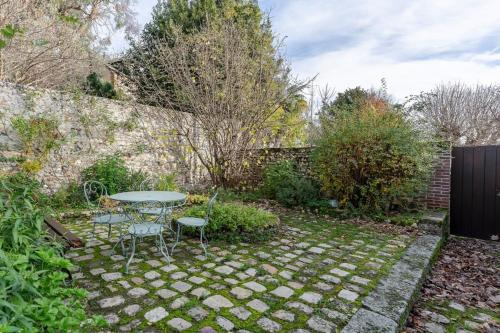 Couleur Corail Studio Peaceful gem & shared yard Central Honfleur 2