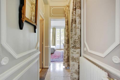 Suite junior avec balcon et vue sur Arc de Triomphe, Paříž