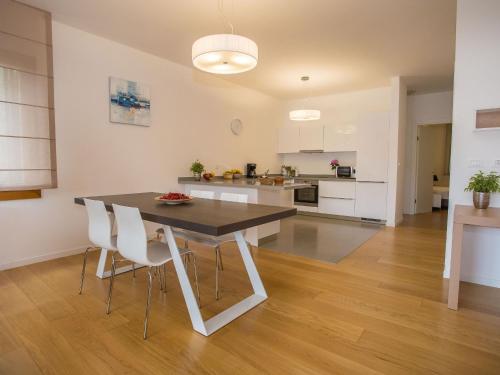 Létesítmények, MAJ - ANA - Luxury Family Apartments with Pool in Materada