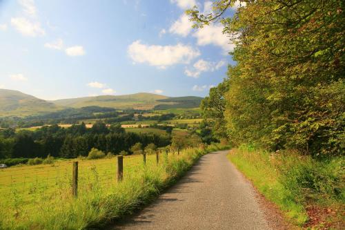 Arndean Cottages in Powmill