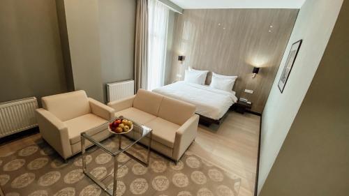 Guestroom, Resident City Hotel in Almaty