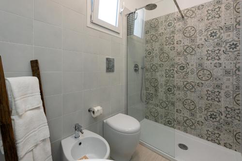 Standard Double Room image 4