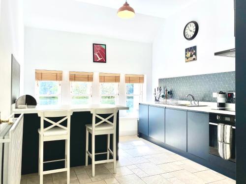Serviced Accommodation Moray - Lesmurdie House in ايلجين
