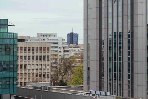 Sunny 2BR Flat-Top Location-Amazing Views