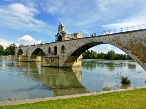 Avignon Appart Hôtel contemporain au calme avec vue