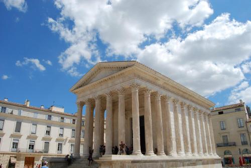 Avignon Appart Hôtel contemporain au calme avec vue