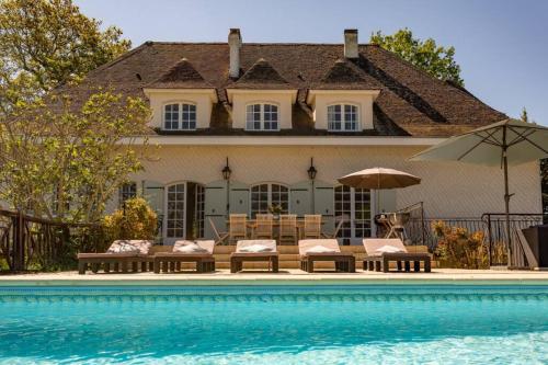 Quiet 50's cottage - 12 p. - Private park & pool - Location saisonnière - Fourcès