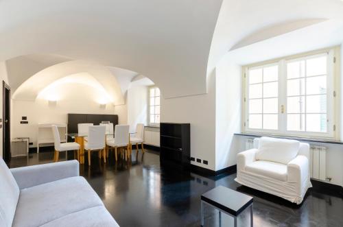 JOIVY Perfect Central Flat with Parking, Genua