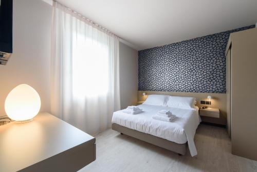 Hotel Zenit in 卡爾米尼亞諾迪布倫塔
