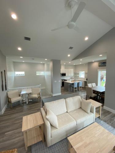 Gulf-View, New-Build w/ Pool, & EV Charging in Port Aransas, USA