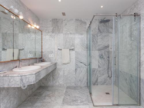 Es turo, luxury beachfront apartment in Colonia San Jordi