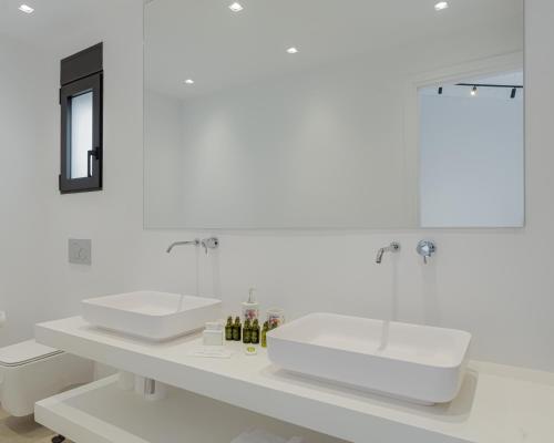Athenian Black Villa