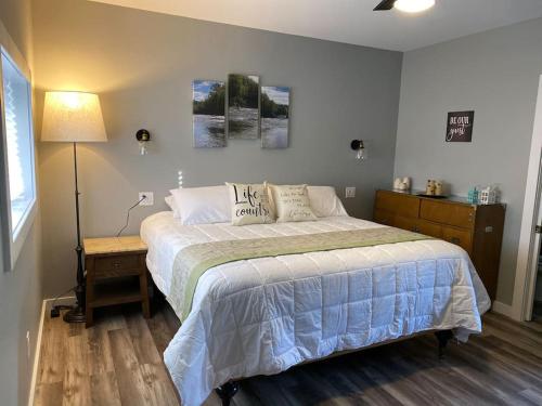 Murphys Law Inn 7 in Hancock (MA)