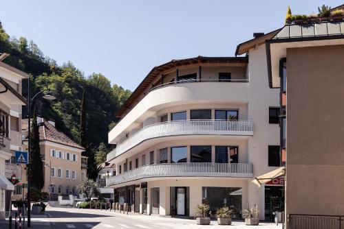 Зовнішній вигляд готелю, Mondschein Rooms  in Лана