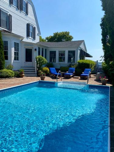 Harbor Knoll Bed and Breakfast - 수영장