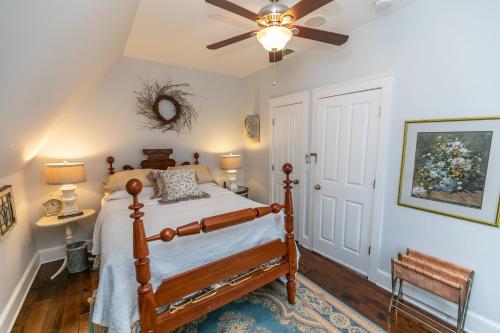Riverside Gables Bed and Breakfast in Berea, USA