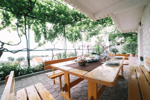Studio Apartment in Duce with Sea View, Terrace, Air Conditioning, Wi-Fi (4167-2) in Duce