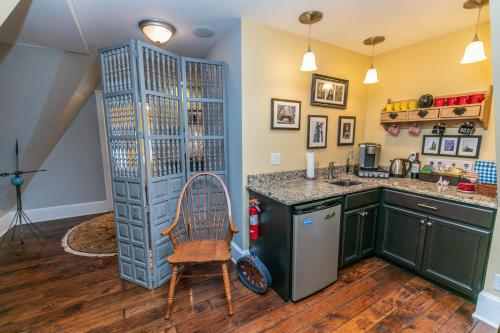 Riverside Gables Bed and Breakfast – Berea, OH