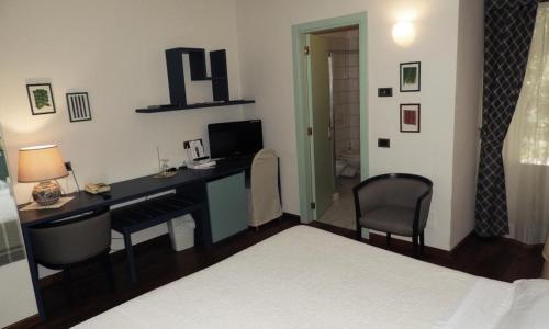 Deco Hotel - image 8