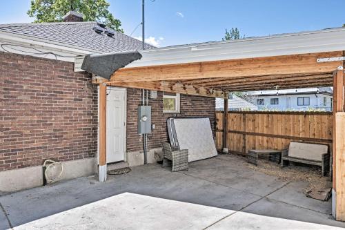 Salt Lake City Apt with Kitchen 4 Mi to Dtwn!