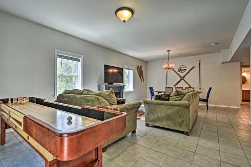 Slopeside Serenity Mountain Condo Steps to Lift in Clear Spring, USA