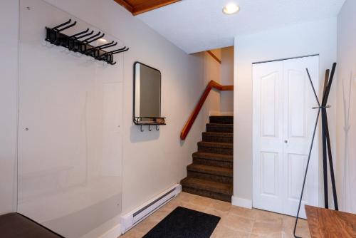 Lake Placid Lodge Deluxe 3 bedroom townhome in Whistler, Canada