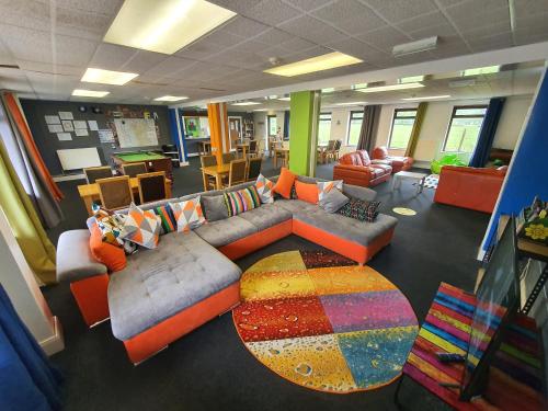 Koplietošanas atpūtas telpa ar TV, Basecamp Wales Snowdon, Yr Wyddfa Eryri in Lanlifni