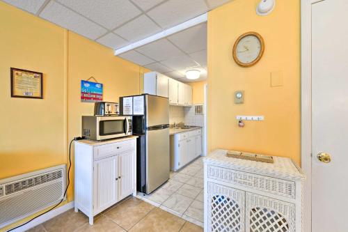 Wildwood Crest Beach Condo Balcony with Ocean Views in Wildwood Crest, USA