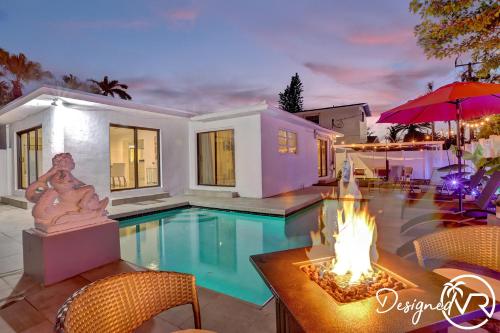 Heated Private Pool 4BR Modern home Hollywood 