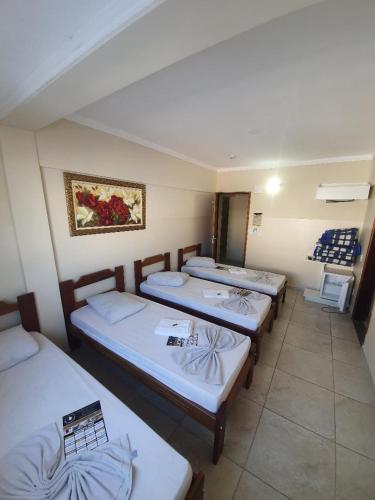1 double bed, 4 twin beds