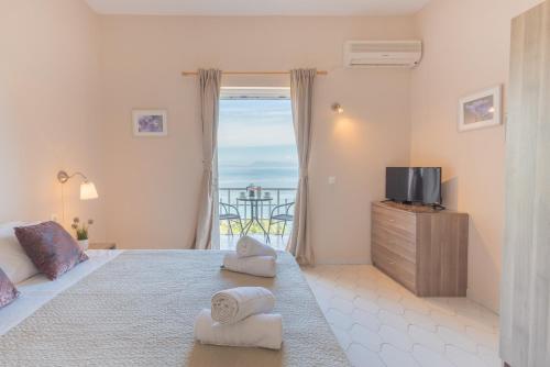 Calm Sea View Apartments 4