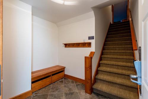 Foxglove 16 Beautiful 3 bedroom townhome close to Village FG