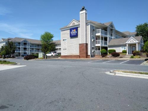ทัศนียภาพภายนอกโรงแรม, InTown Suites Extended Stay Matthews NC - East Independence in แมตทิวส์ แอเรีย