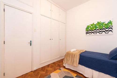 Omar do Rio - CL 91/302: 3Qtos no Arpoador c/ Internet 250mbps + WorkStation, a 250 metros da Praia 