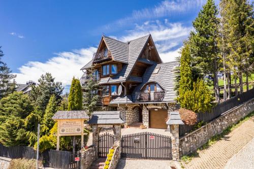 자코파네 Apartamenty Tatrzańskie Widoki (Apartamenty Tatrzanskie Widoki) 4성급 게스트하우스 수영장