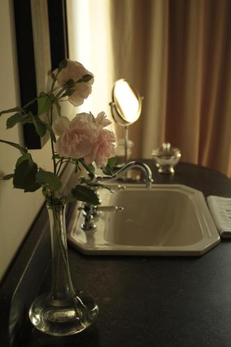 Rose Residence