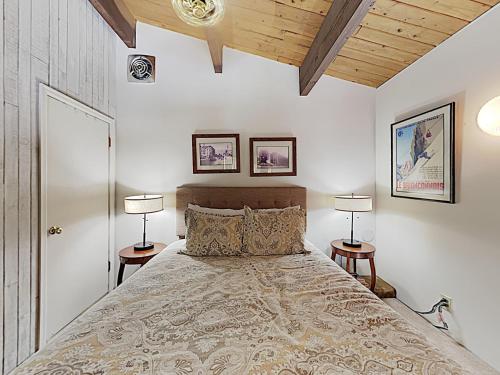 Timberline Condominium Studio Loft Unit 316 - image 4