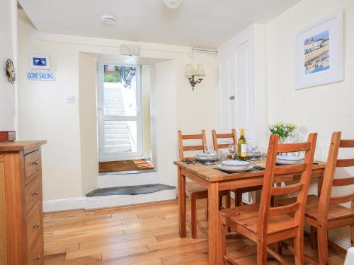 Aune Cottage - image 13