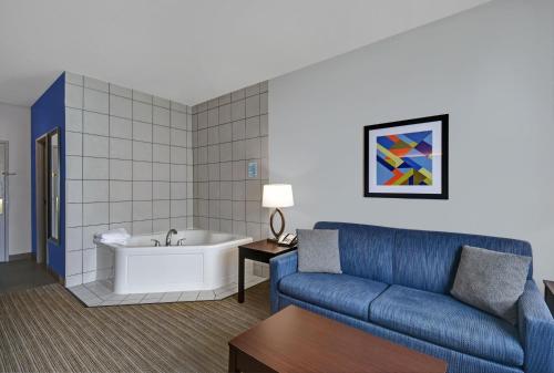 Holiday Inn Express Adrian an IHG Hotel - image 10