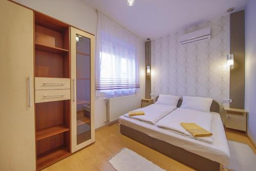 Apartment - Split Level image 10