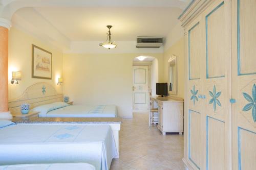 Club Hotel Marina Beach - image 12