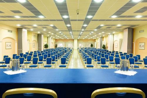 Club Hotel Marina Beach - image 6