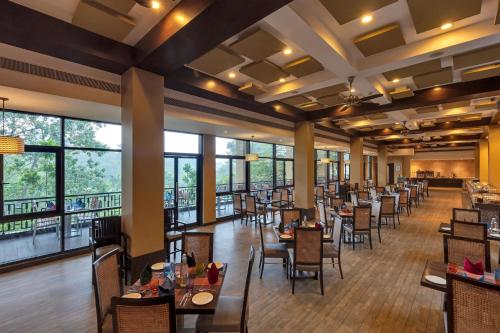 Ресторан, Club Mahindra Virajpet - Coorg in Кург