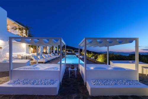 Paros Butterfly Villas in Pounta / Sotires