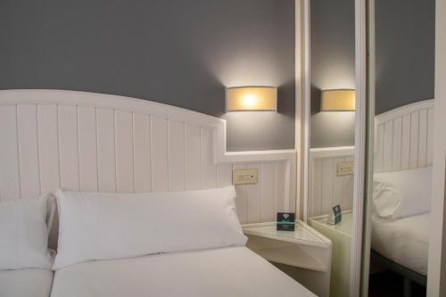 Alda Miramar Rooms - image 10