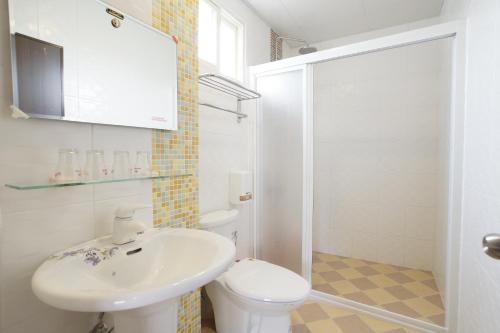 Luxury Quadruple Room image 9