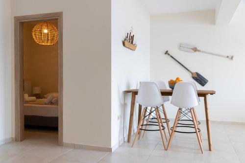 2 bedrooms, 4 beds