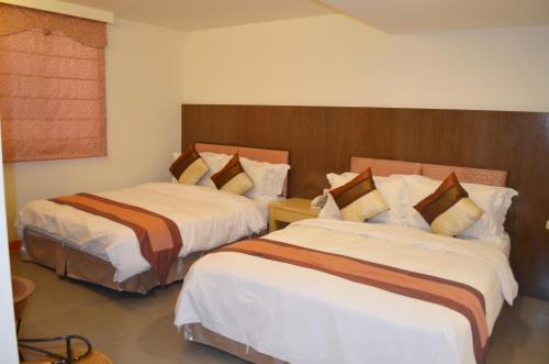 Superior Quadruple Room image 3